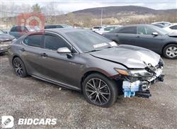 تۆیۆتا کامری